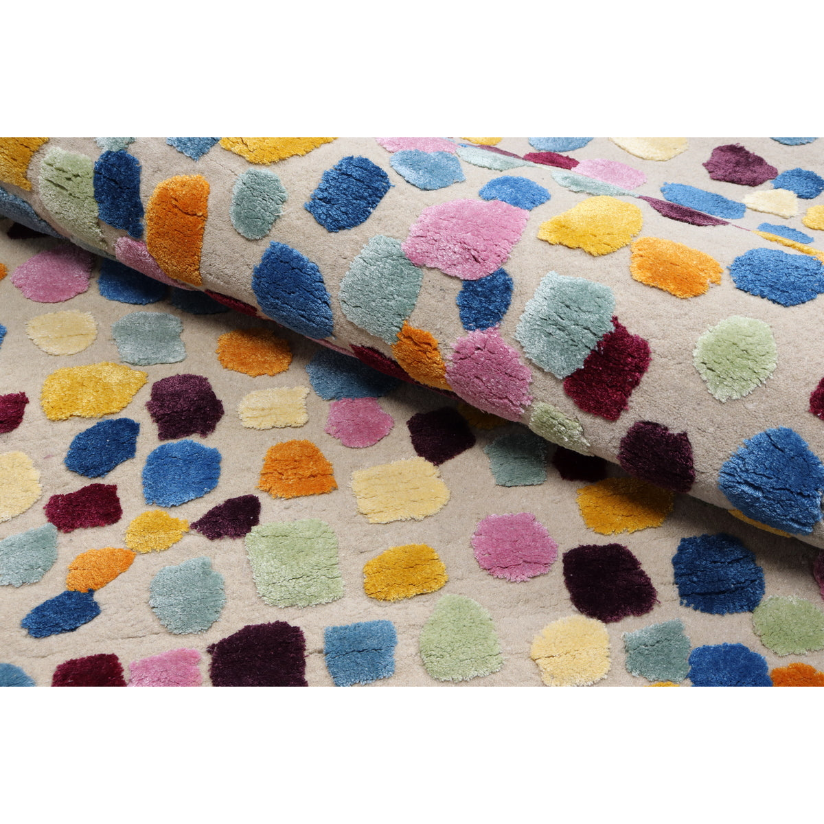 שטיח עבודת יד דוט